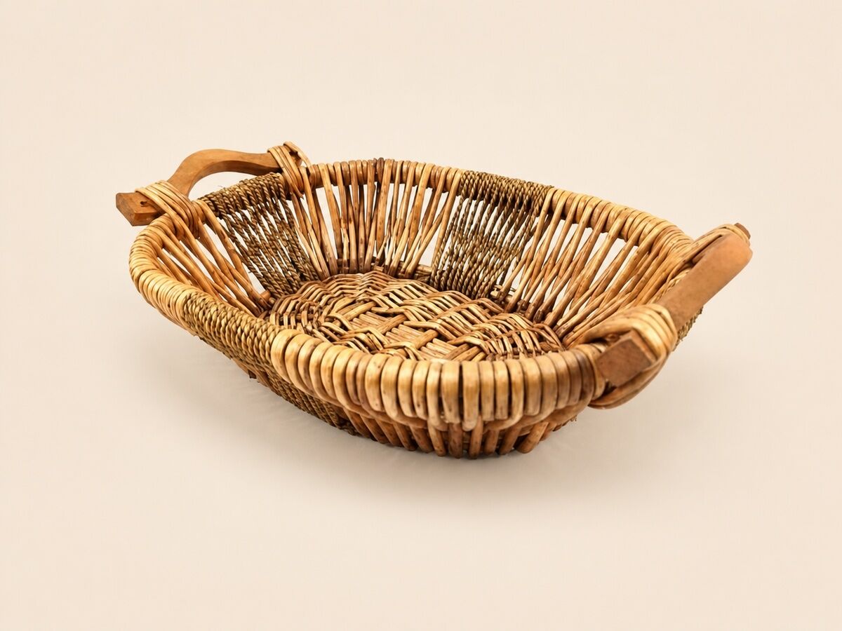 Hasır Sepet – Dikdörtgen Ahşap Kulplu Tepsi 36 × 23 × 9 cm Hasır Sepet – Dikdörtgen Ahşap Kulplu Tepsi 36 × 23 × 9 cm